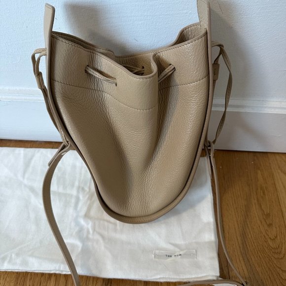 The Row Drawstring Pouch Bucket Bag Peebled Leather Beige Deerskin - Picture 3 of 12